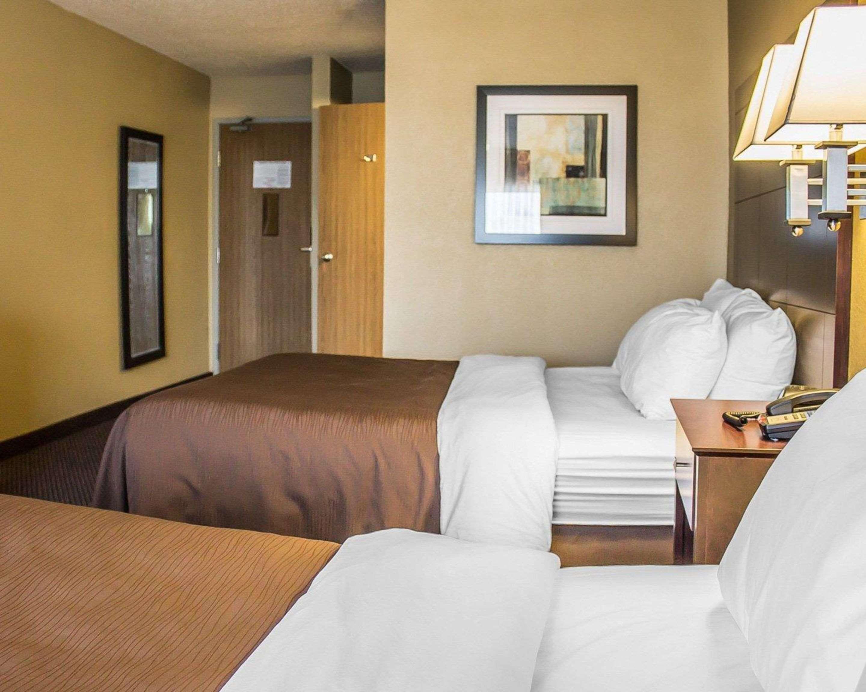 Quality Inn & Suites Sturgeon Bay Exterior photo