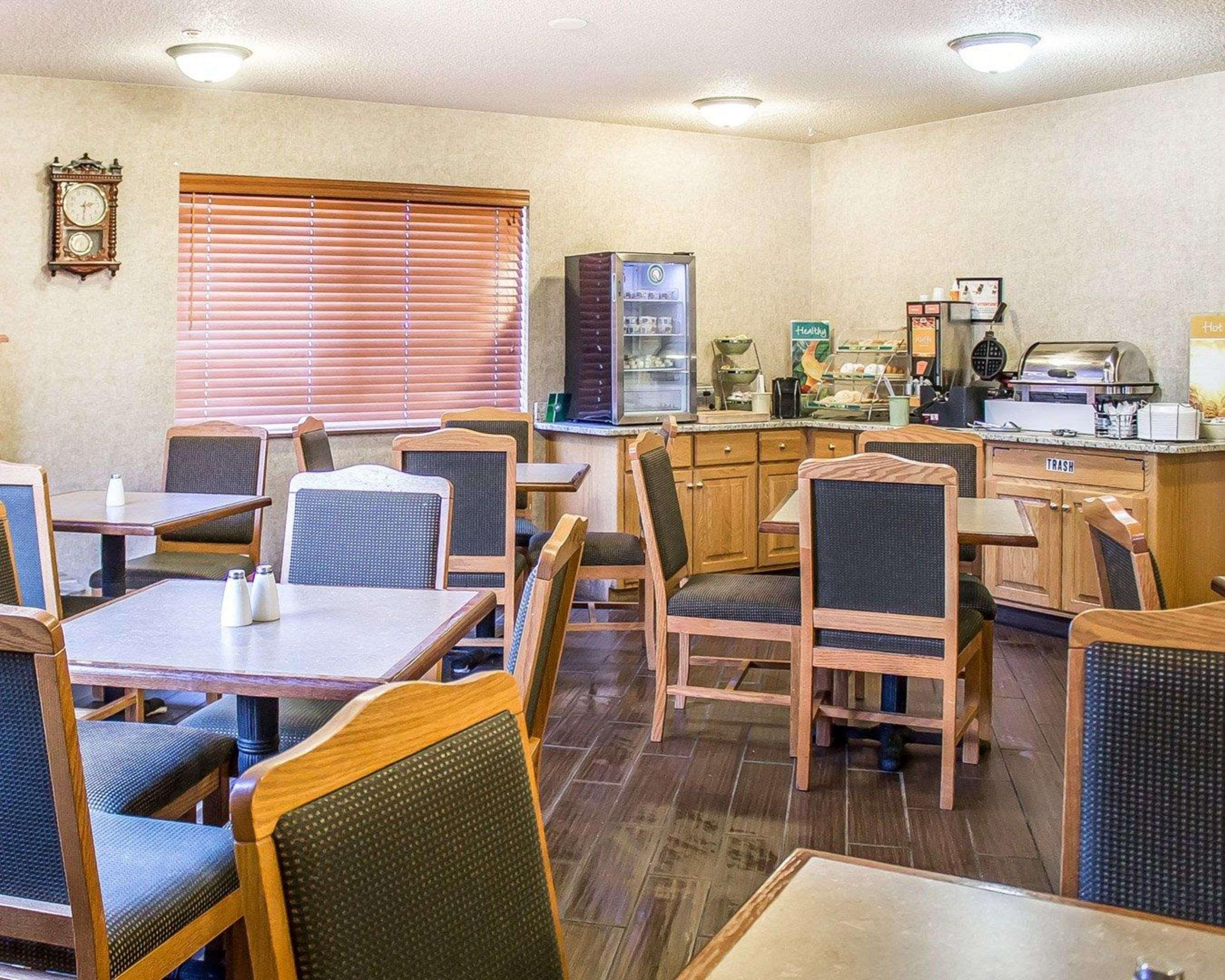 Quality Inn & Suites Sturgeon Bay Exterior photo